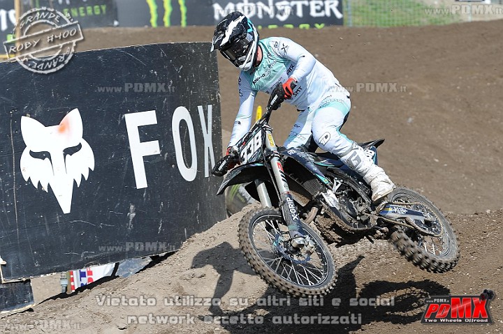 ROB_4258 (Copy).JPG